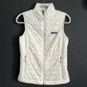 Patagonia white puffer vest XS